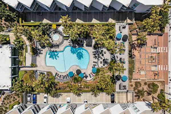 The Ocean Club pool in Redondo Beach
